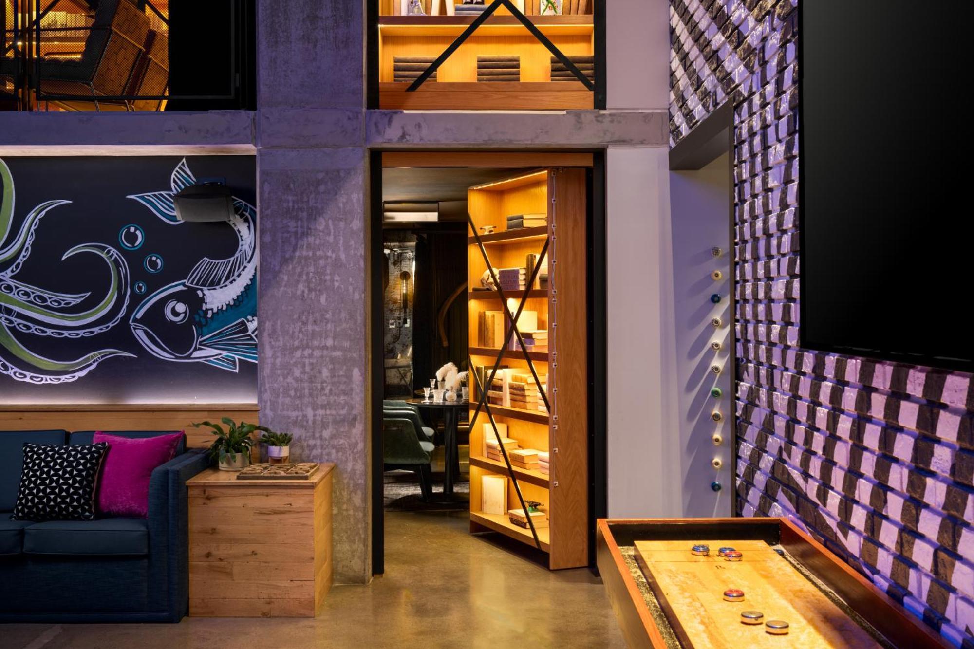 Moxy Gaslamp Quarter
